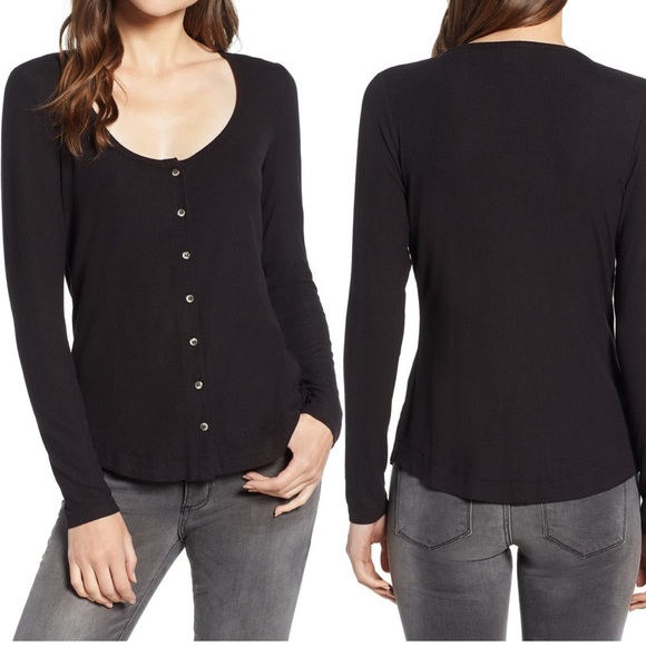 Socialite Button Front Top - Picture 2 of 8